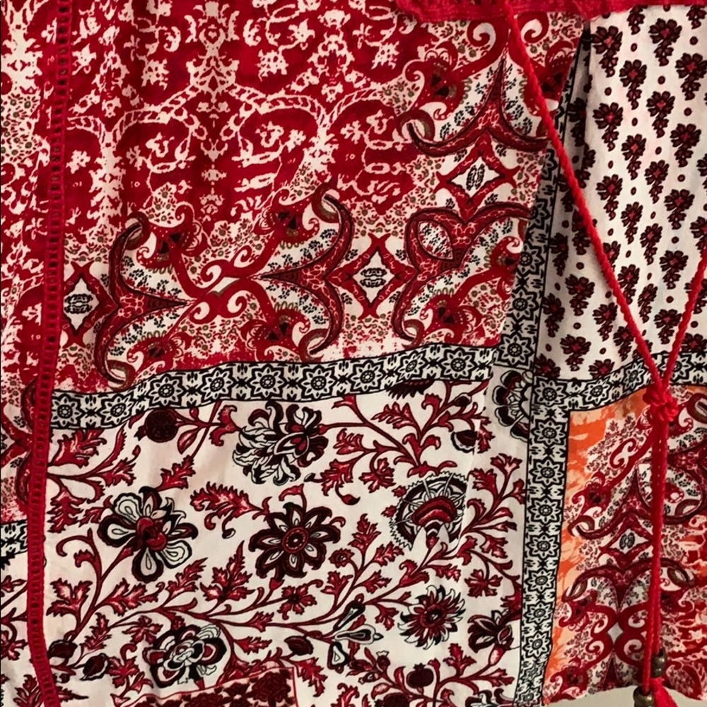 Red top - Picture 4 of 5